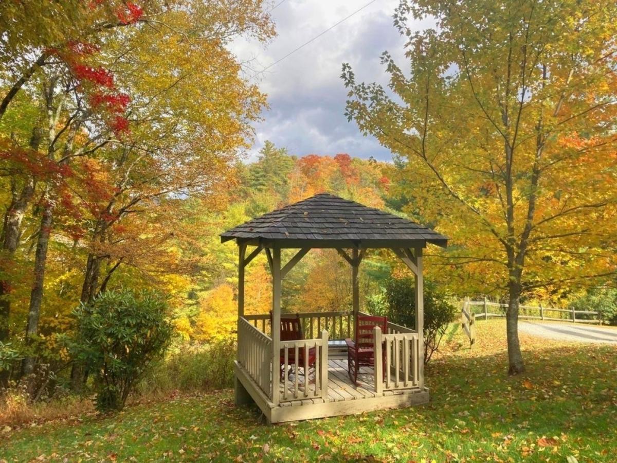 Picturesque Riverside Cabin With Fireplace And Porch Villa Blowing Rock Exterior photo